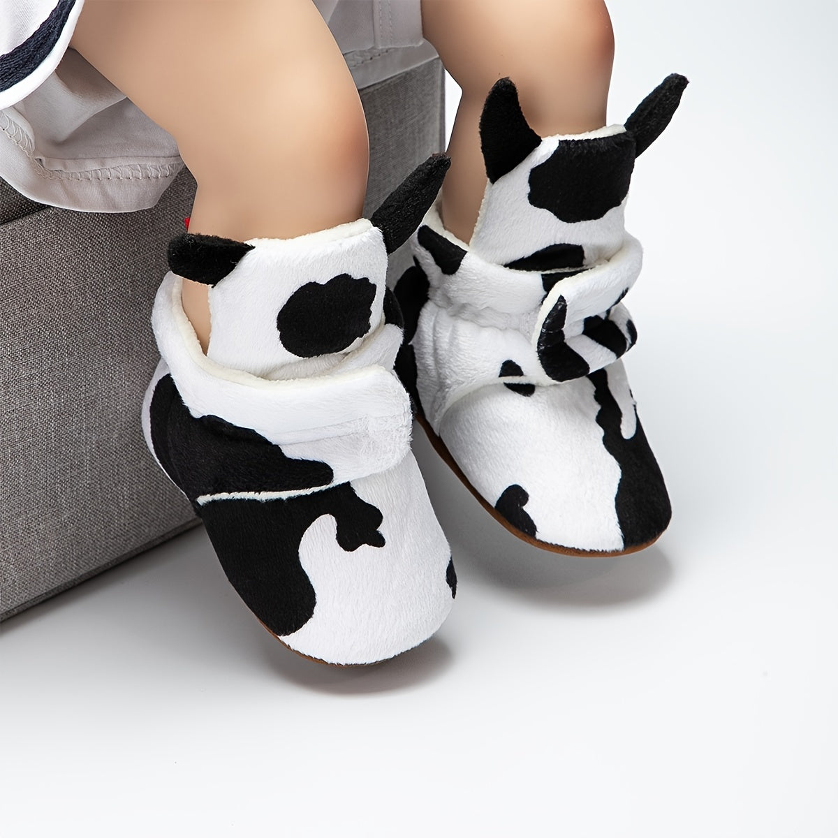 Warm, Cozy Newborn Animal Print Fleece Booties with Non-Slip Soles & Easy Fasten - Autumn/Winter Essential